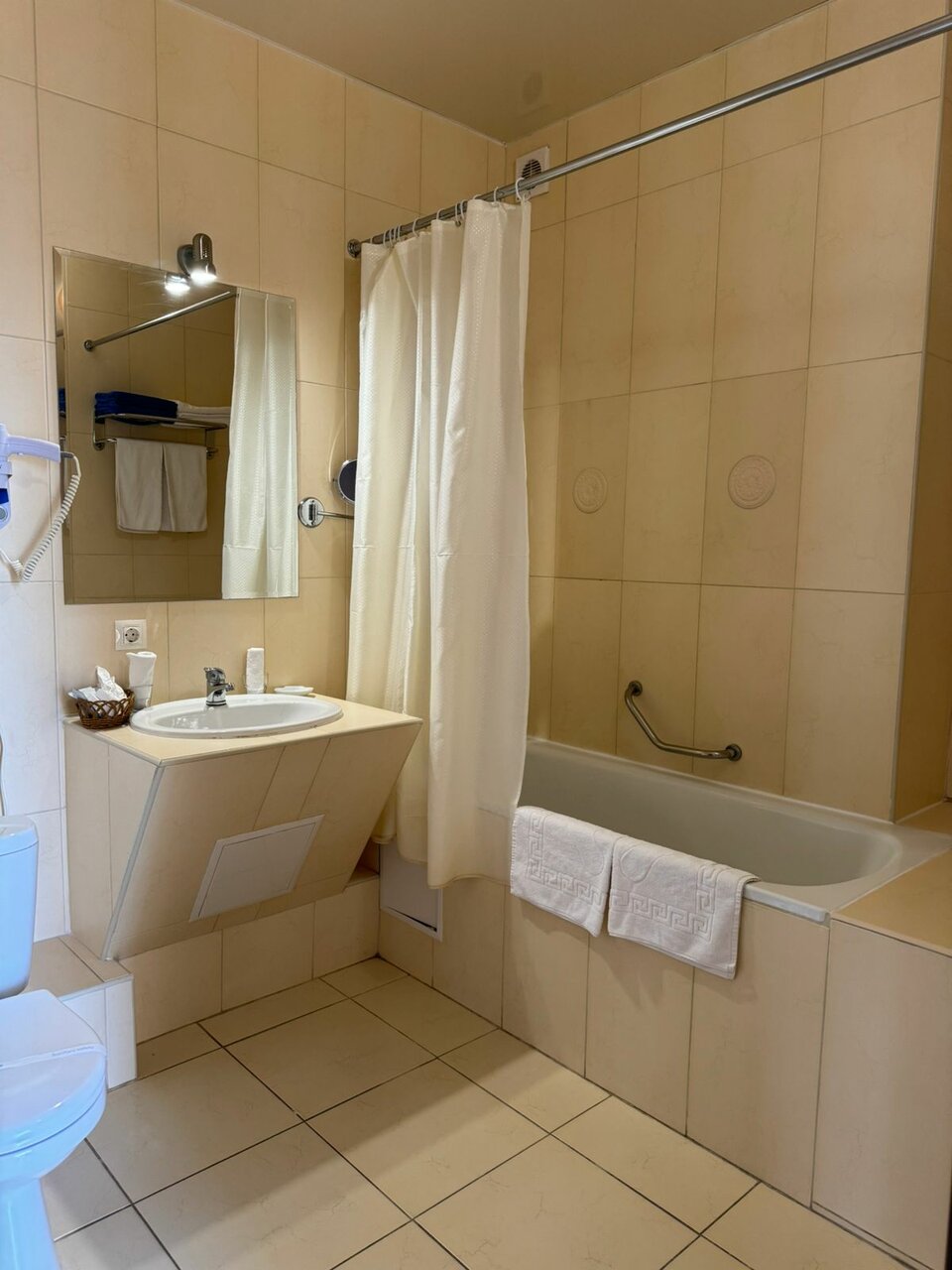 Гостиница Эмеральд Витязево