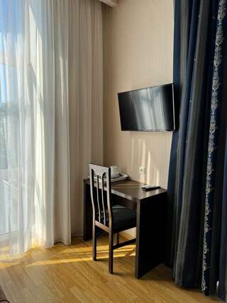 Гостиница Эмеральд Витязево Люкс-4