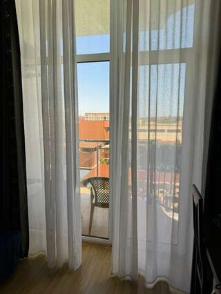 Гостиница Эмеральд Витязево Стандартный двухместный номер с 1 кроватью или 2 отдельными кроватями и балконом-5