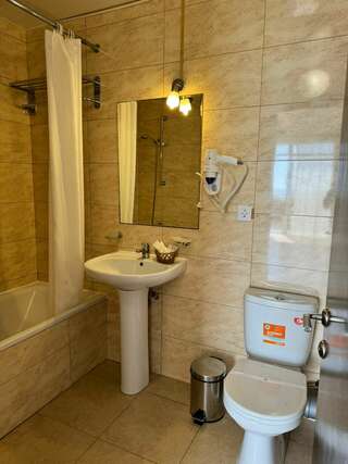 Гостиница Эмеральд Витязево Улучшенный люкс-10